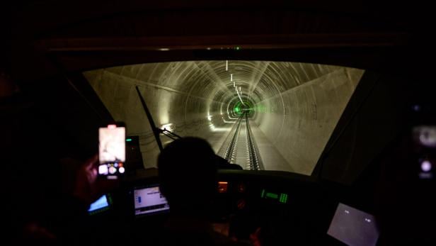 Im Inneren einer Tunnelröhre