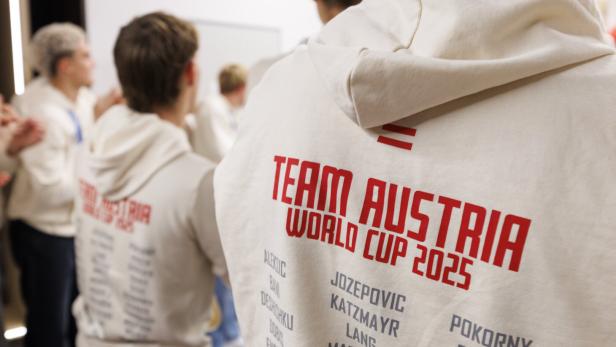 FUSSBALL/U17/WM/MÄNNER: ANKUNFT U17-MANNSCHAFT