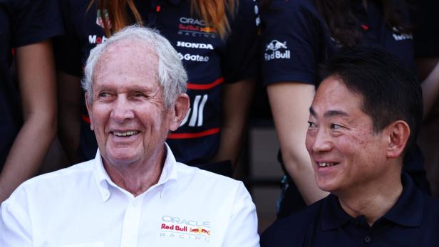 Helmut Marko lacht nach seinem letzten Grand Prix in Abu Dhabi.