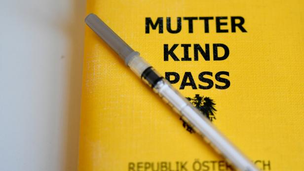 ++ THEMENBILD ++ IMPFUNG / MUTTER KIND PASS