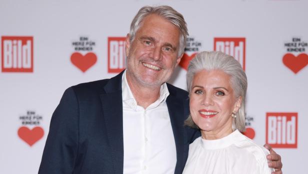 Birgit Schrowange und Ehemann Frank Spothelfer auf einer Gala.