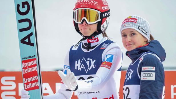 Lisa Eder (li.) und Julia Mühlbacher sind aktuell die einzigen ÖSV-Springerinnen mit Weltcupniveau