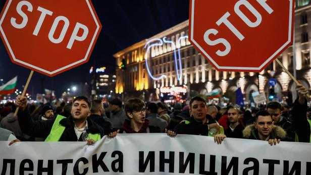 Bulgarische Regierung tritt nach Protesten zurück