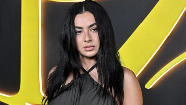 Porträtfoto von Charli XCX
