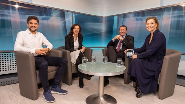 Birgit Perkounig (TPA), Gregor Pilgram (Generali), Rainhard Fuchs (Glacier) und Sandra Baierl (KURIER) im Gespräch (v.li).