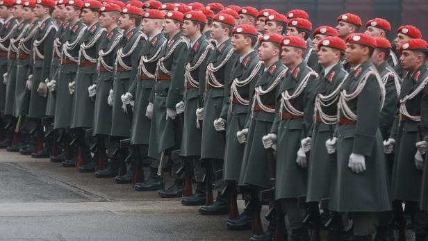 Angelobung von Bundespräsident Alexander Van der Bellen - Militärischer Festakt