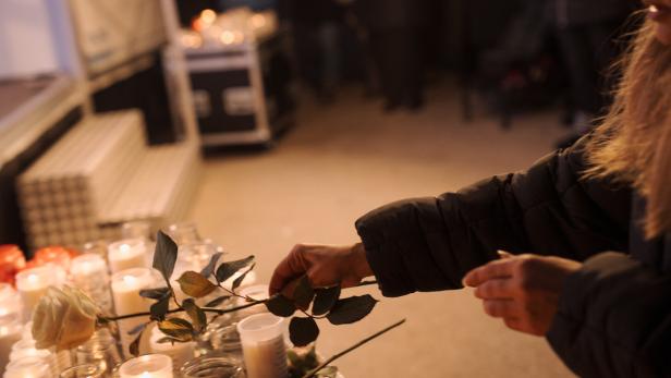 Bild von der Mahnwache für Jennifer Scharinger.