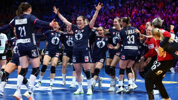 Die Französinnen jubeln über den WM-Titel.