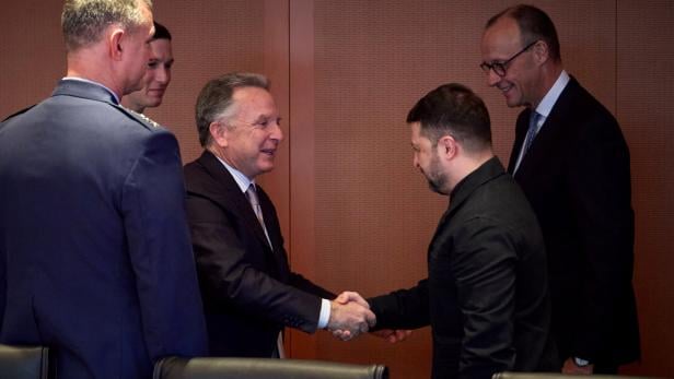 TOPSHOT-GERMANY-UKRAINE-US-RUSSIA-CONFLICT-WAR