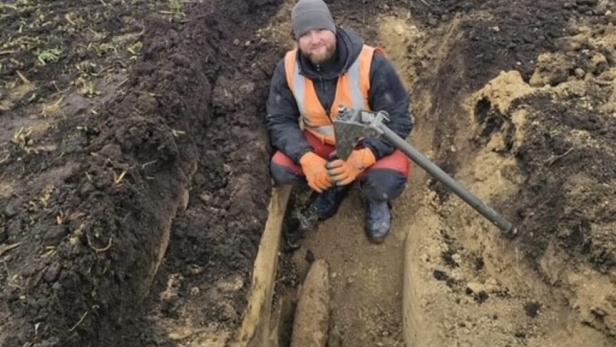 Experte mit Weltkriegsgranate