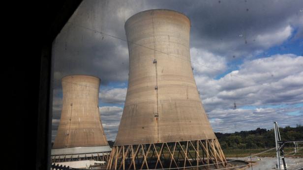 FILE PHOTO: Cooling towers are seen at Constellation Energy's Three Mile Island Nuclear power plant