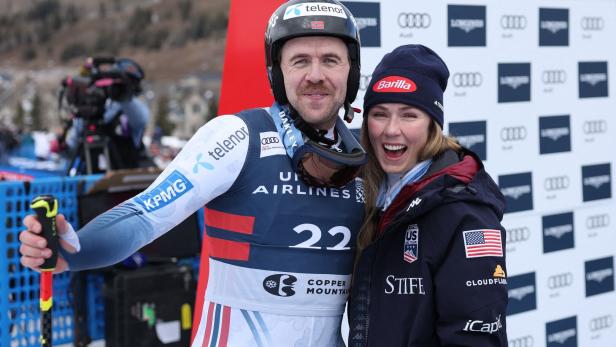 Aleksander Aamodt Kilde und Mikaela Shiffrin posieren für den Fotografen.