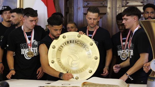 FUSSBALL: ADMIRAL BUNDESLIGA / FEIERLICHER EMPFAG SK STURM GRAZ IM GRAZER RATHAUS UND FEIER AM HAUPTPLATZ