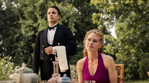 Miss Sophie – Same Procedure as Every Year 