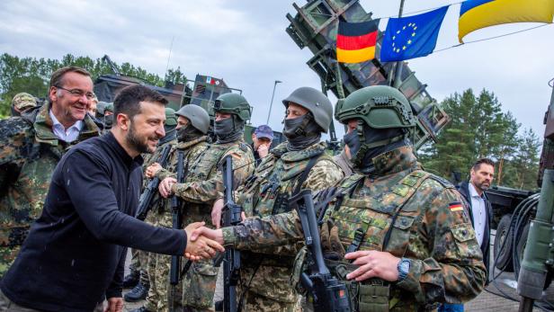 Ukrainian President Volodymyr Zelenskiy visit to a military training area