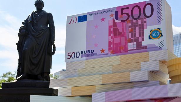 Art installation to commemorate 15 years of Lehman Brothers Crash in Frankfurt