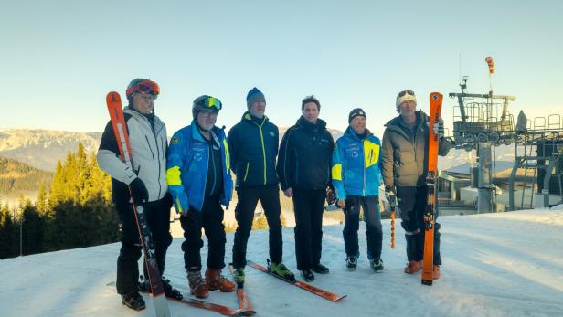 Schneekontrolle durch die FIS am Semmering
