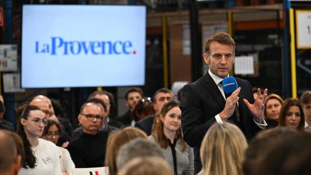 TOPSHOT-FRANCE-GOVERNMENT-MEDIA