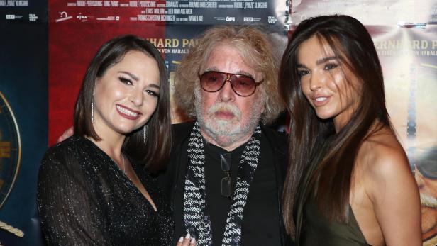 Bernhard Paul mit seinen Töchtern Vivian (li.) und Lili