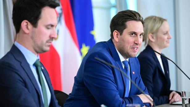 MINISTERRAT: WIEDERKEHR / PRÖLL / SCHMIDT