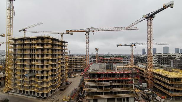 Baustelle im Village im Dritten. 