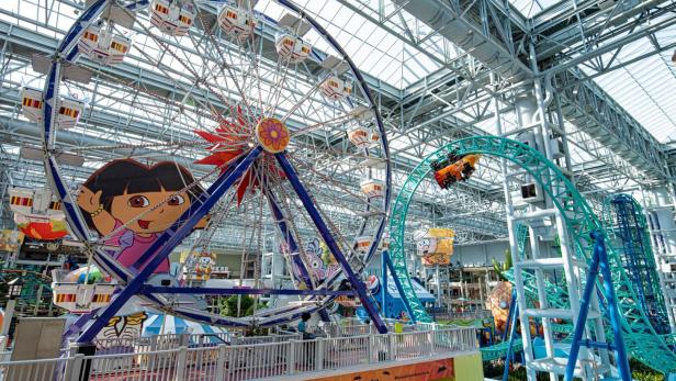 Der größte überdachte Freizeitpark der USA ist ein Teil der„Mall of America“.