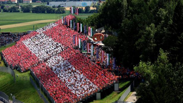 Rot-weiß-rote Menschen