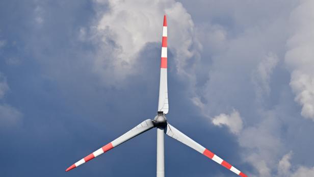 ++ THEMENBILD ++ WINDRAD / WINDPARK / WINDENERGIE / WINDKRAFT / ENERGIE / STROM / ÖKOSTROM