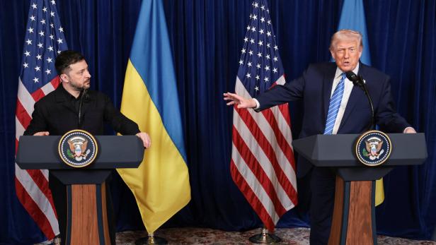 US-Präsident Trump mit dem ukrainischen Staatschef Selenskij bei einer Pressekonferenz