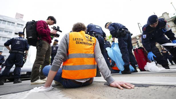 WIEN: "LETZTE GENERATION" LEGTE FRÜHVERKEHR LAHM