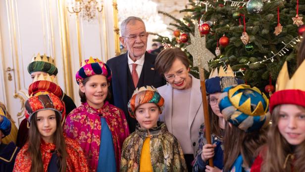 Sternsinger bei Van der Bellen