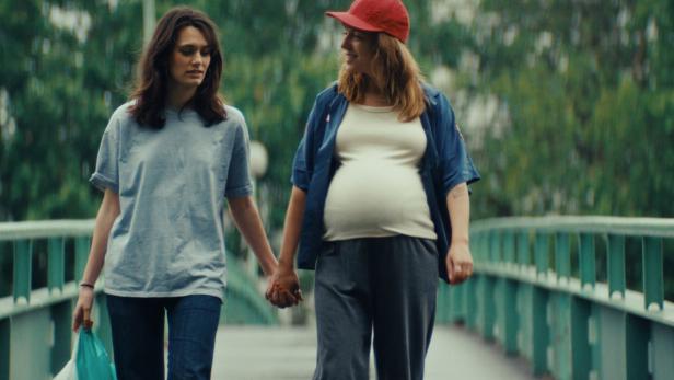 Ella Rumpf und Monia Chokri.