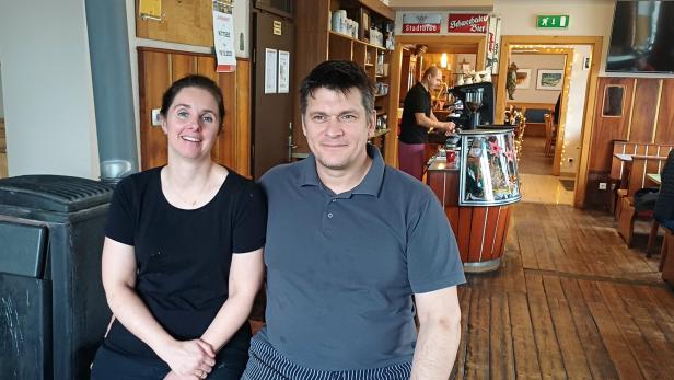 Carina und Josef Leban in ihrem Wirtshaus in Kittsee. 