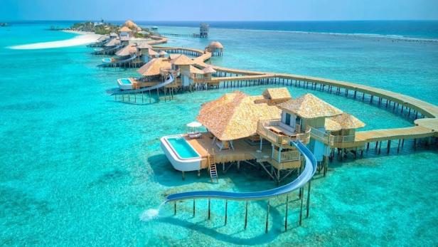 Ein Blick auf die Villen des Soneva Secret Hotels