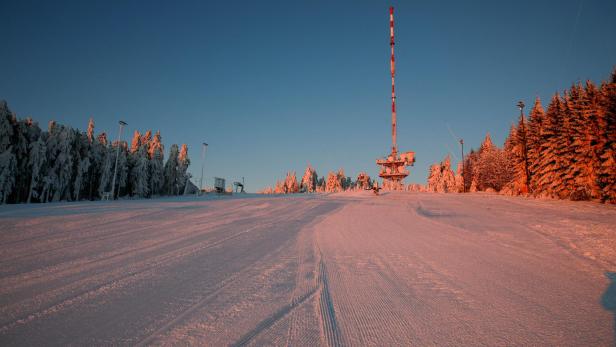 Eine Aufnahme von der Jauerlinger Piste am Morgen noch frisch präpariert.