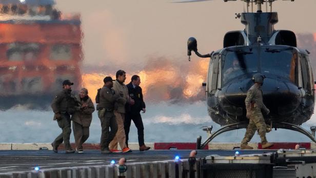 Maduro bei Gericht angekommen + Kolumbiens Präsident droht Trump mit "Volksjaguar"