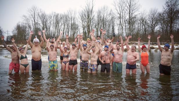 Dreikönigsschwimmen in der Ybbs 