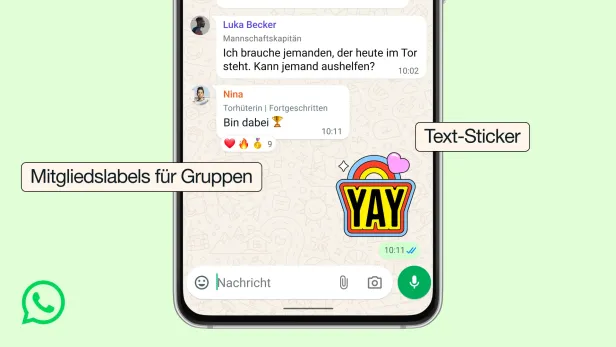 Zu sehen ist ein WhatsApp-Chat mit den neuen Textstickern und Mitglieds-Labels 