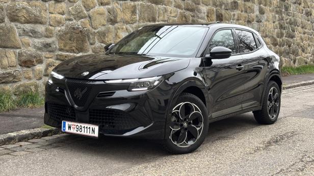 Alfa Romeo Junior Ibrida Q4