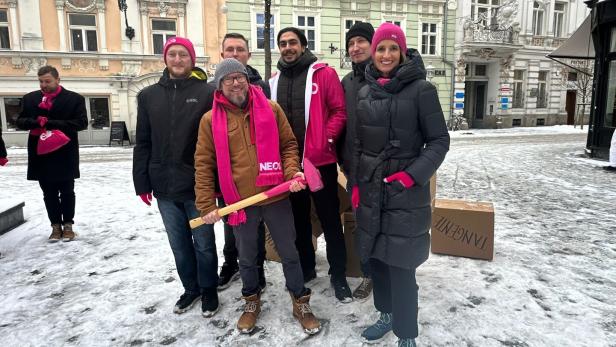 Neos mit Bernd S. Pinzer und Indra Collini