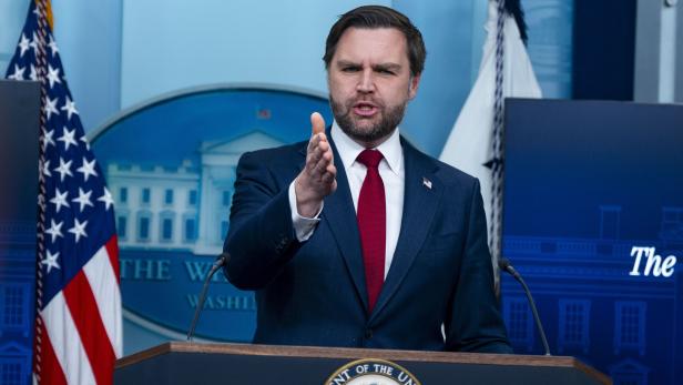 Vizepräsident JD Vance bei einer Pressekonferenz 