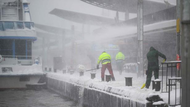 GERMANY-WINTER-SNOW-WEATHER