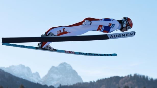 Lisa Eder springt bei der Vierschanzentournee