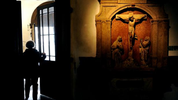 THEMENBILD: KIRCHENAUSTRITTE