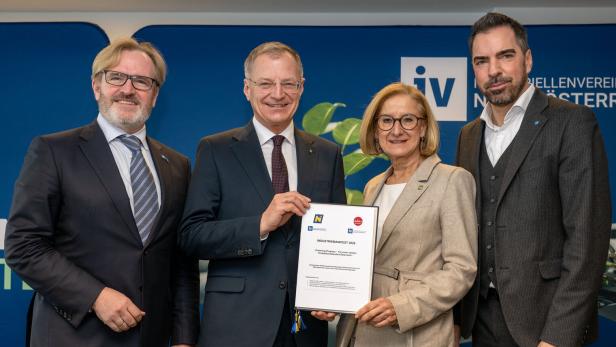 Präsidenten der Industriellenvereinigungen und die Landeshauptleute Thomas Stelzer und Johanna Mikl-Leitner 