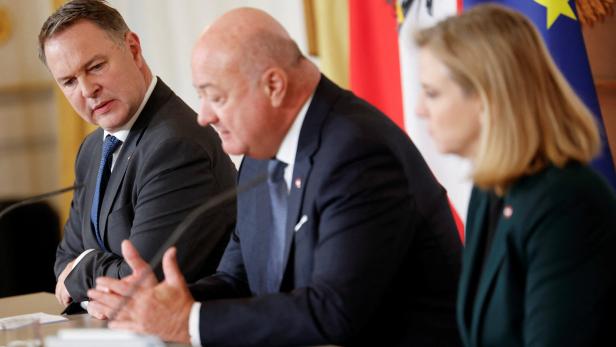 Leaders of Austrian ruling coalition hold press conference