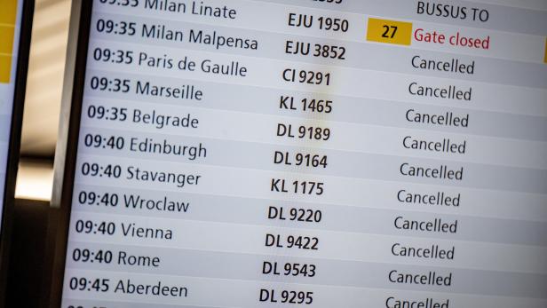 KLM cancels several flights again due to winter weather in Schiphol