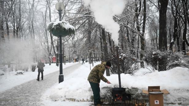 TOPSHOT-UKRAINE-RUSSIA-CONFLICT-WAR