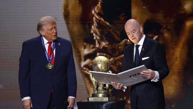 Infantino (r.) und Trump