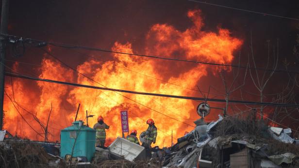 Fire at Guryong village, in Seoul
